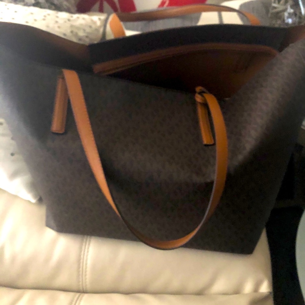 MIchael Kors tote brown